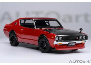 NISSAN SKYLINE 2000 GT-R (KPGC110) TUNED VERSION „CARBON BLACK BONNET“ rot AUTOart 1:18 Composite